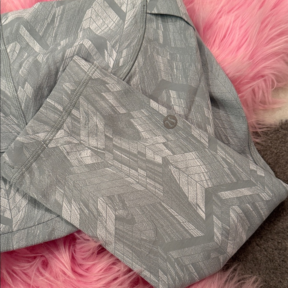 Lululemon align limited jacquard print, 2 side pockets, back zip pocket,